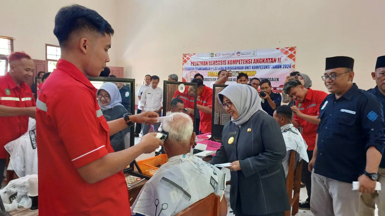 Pjs Bupati Trenggalek Sambangi Pelatihan Berbasis Kompetensi: Untuk Membangun Skill